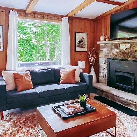 Stylish And Cozy Cabin, Walking Distance To Big Bass Lake Gouldsboro Eksteriør billede