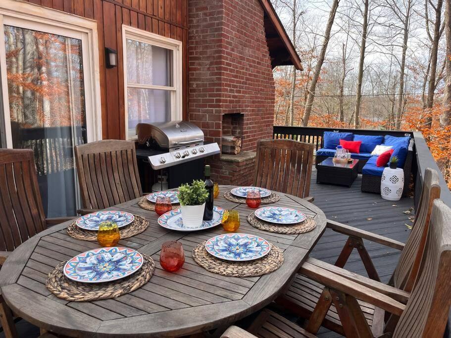 Stylish And Cozy Cabin, Walking Distance To Big Bass Lake Gouldsboro Eksteriør billede
