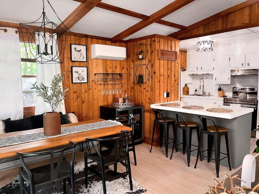 Stylish And Cozy Cabin, Walking Distance To Big Bass Lake Gouldsboro Eksteriør billede