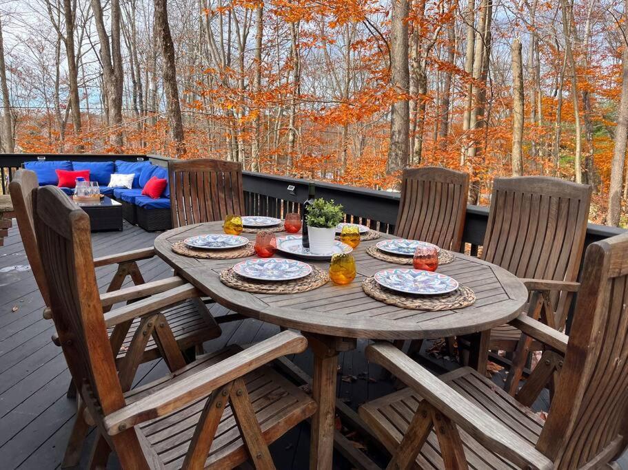 Stylish And Cozy Cabin, Walking Distance To Big Bass Lake Gouldsboro Eksteriør billede