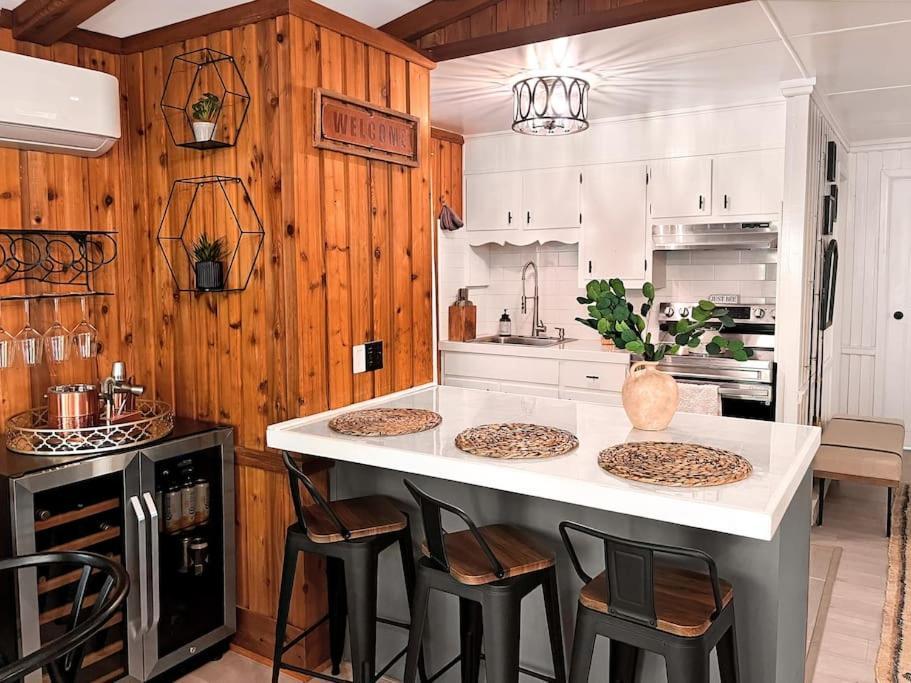 Stylish And Cozy Cabin, Walking Distance To Big Bass Lake Gouldsboro Eksteriør billede